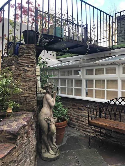 Beautiful 2 Bedroom Garden Flat In Great Location Μπρίστολ