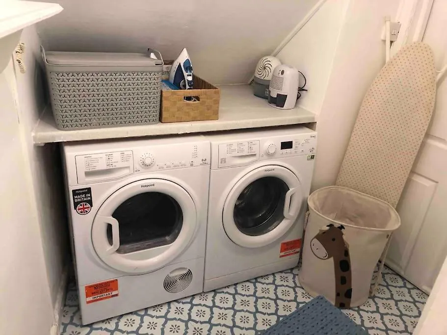 Beautiful 2 Bedroom Garden Flat In Great Location Μπρίστολ 0*,  Ηνωμένο Βασίλειο
