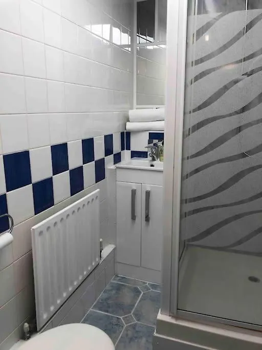 Beautiful 2 Bedroom Garden Flat In Great Location Μπρίστολ