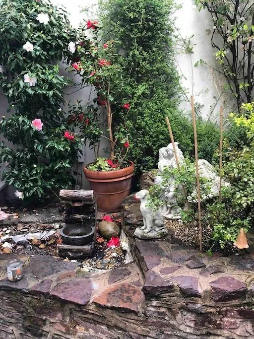 Beautiful 2 Bedroom Garden Flat In Great Location Bristol 0*,
