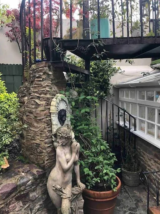 Beautiful 2 Bedroom Garden Flat In Great Location Bristol 0*,  United Kingdom