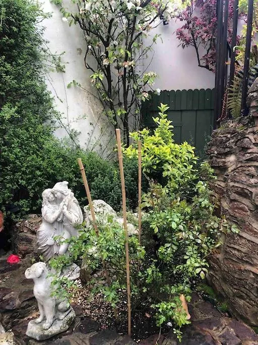 Beautiful 2 Bedroom Garden Flat In Great Location Bristol